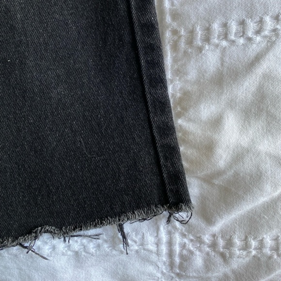 Raw-hemmed black jeans - Picture 3 of 4